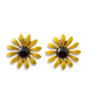 Vintage Retro Yellow Enamel Lucite Daisy Flower Clip On Earrings